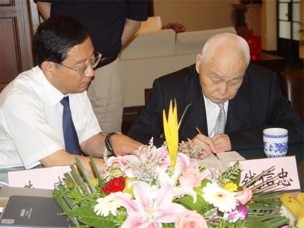 “開國少將”98歲錢信忠：我的長壽之道