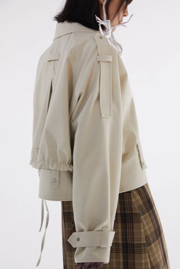 現在的品牌怎麼回事,這衣服也能賣2千? 現在的品牌怎麼回事,這衣服也能賣2千?