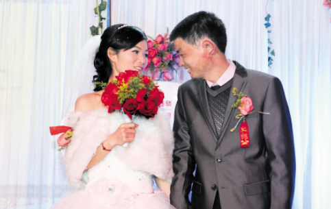 兵哥哥從火海救44人，身體燒傷90%，住院期間收穫愛情，結局圓滿