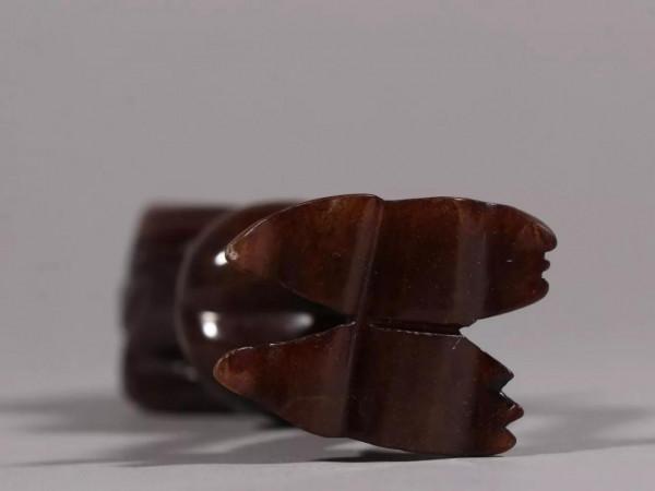 舊藏 高古玉人身獸首雕件。規格：高13cm 寬3.8cm 重152.1g