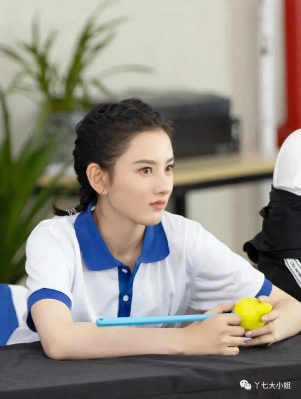 2021秋冬女裝流行趨勢之:學院風 2021秋冬女裝流行趨勢之:學院風