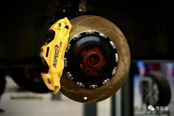 輪上310匹馬力的凱迪拉克ATS-L,偏時崩壞了四套排氣和一顆渦輪? 輪上310匹馬力的凱迪拉克ATS-L,偏時崩壞了四套排氣和一顆渦輪?