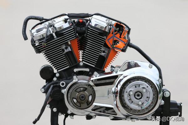 哈雷摩托2021款Softail Slim軟尾司令，V型雙缸70馬力，坐姿舒服