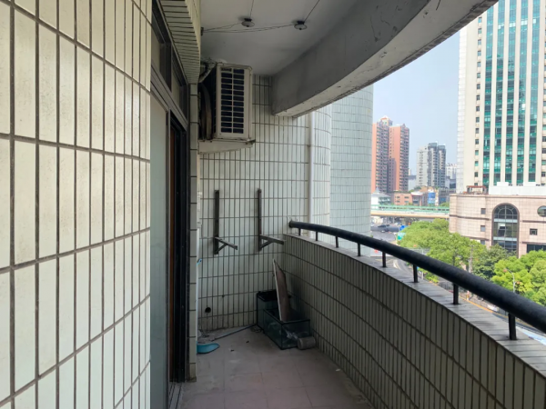 震撼!改造奇葩戶型老舊房,成功逆襲變“歐式殿堂” 震撼!改造奇葩戶型老舊房,成功逆襲變“歐式殿堂”