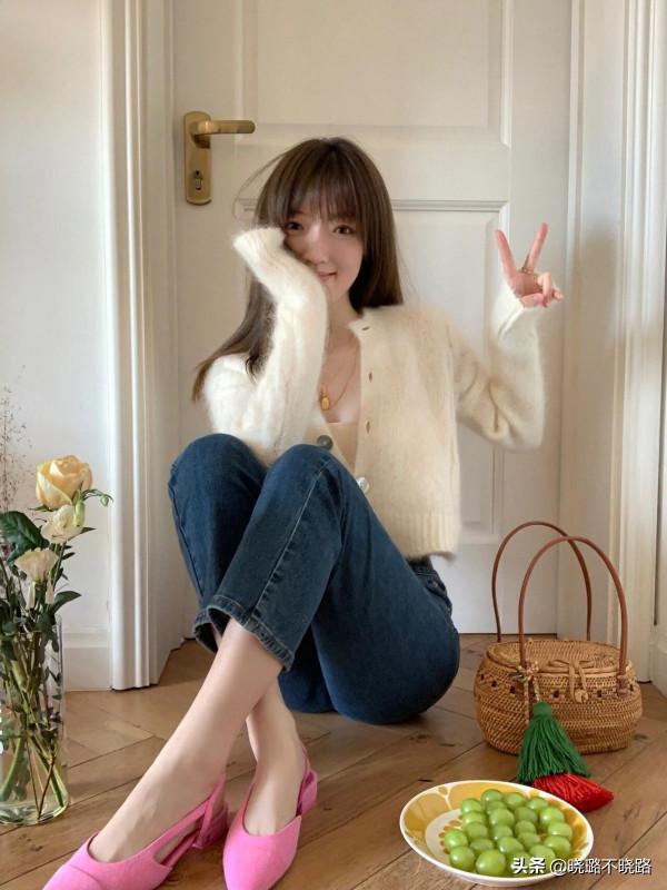 扔掉你的小白鞋吧，現在流行穿&OpenCurlyDoubleQuote;裸跟鞋&rdquo;，搭裙子褲子都時髦好看