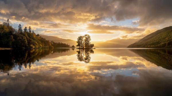 毛選：想要一眼就能看透問題的本質，就要研究特殊矛盾的三大範疇
