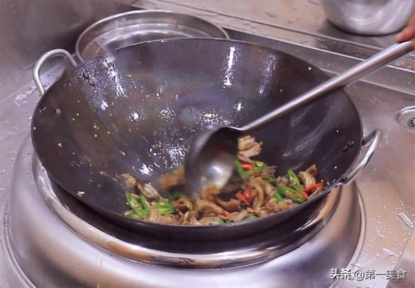 小炒肉怎麼做才好吃，掌握這幾個竅門，肉片焦香不油膩，香辣下飯