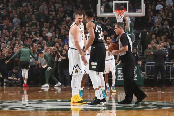 詹姆斯還是杜蘭特,相同身高的NBA球員組一隊,哪個身高最強? 詹姆斯還是杜蘭特,相同身高的NBA球員組一隊,哪個身高最強?