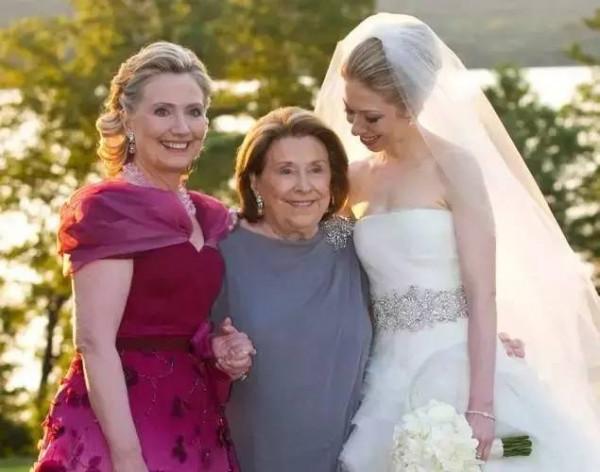 希拉里41歲的女兒：30歲結婚有3個孩子，18歲面對父親醜聞受打擊