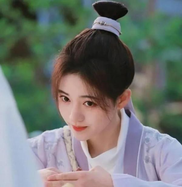 貼個鬍子就叫女扮男？扮男裝，這八位才稱的上英姿卓絕，氣質非凡