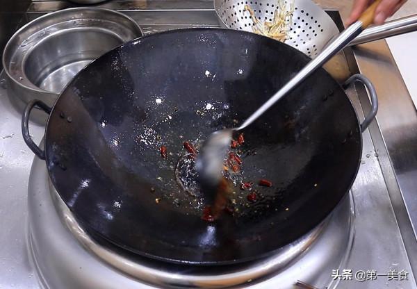 黃瓜不只有涼拌,廚師長教你做熗拌黃瓜,脆嫩爽口,香辣開胃 黃瓜不只有涼拌,廚師長教你做熗拌黃瓜,脆嫩爽口,香辣開胃