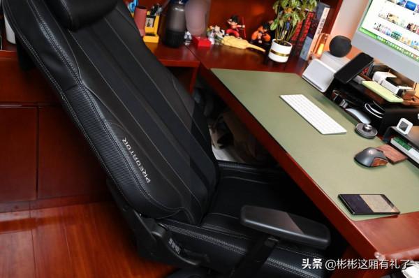 電競椅+按摩是什麼體驗？傲勝「天王椅」使用體驗