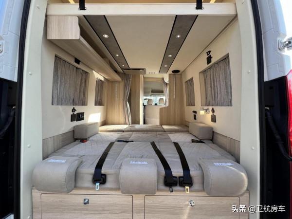 六座房車帶私人影院還有兩張雙人床