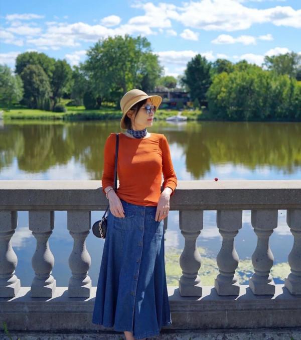 適合六十歲女人的秋季穿搭,兼具舒適與時尚,既有氣質又顯年輕 適合六十歲女人的秋季穿搭,兼具舒適與時尚,既有氣質又顯年輕