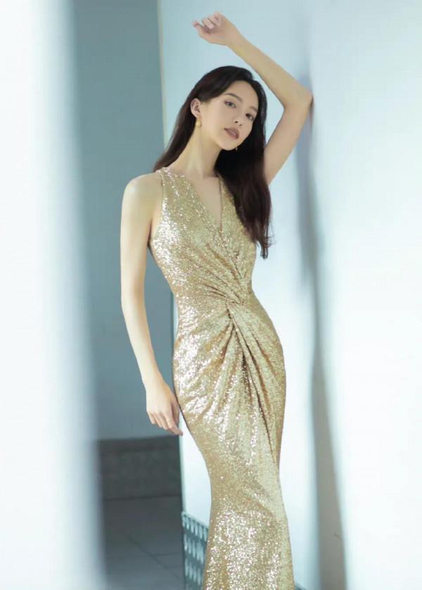 金晨身穿流蘇裙，一個被演員耽誤的喜劇人