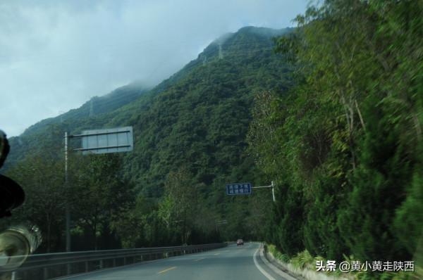 開車翻越秦嶺去漢中,不走高速走國道,路上風景竟然這麼好 開車翻越秦嶺去漢中,不走高速走國道,路上風景竟然這麼好