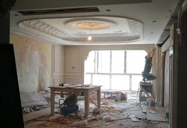 暴發戶炫耀自己有錢,胡亂裝修,鄰居讓他見識什麼叫真正有錢 暴發戶炫耀自己有錢,胡亂裝修,鄰居讓他見識什麼叫真正有錢