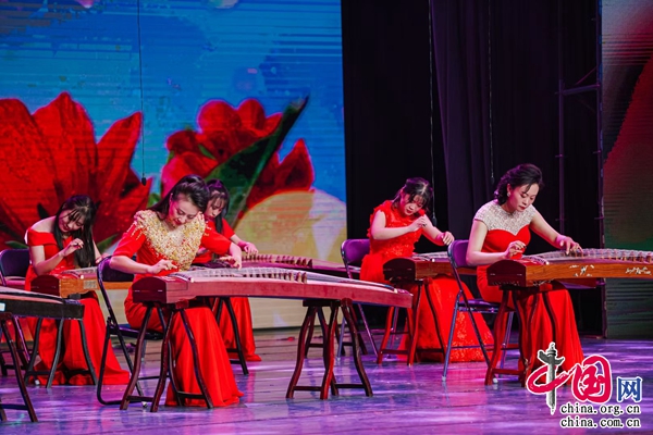 《山丹丹花開紅豔豔》古箏齊奏“箏心”獻給黨