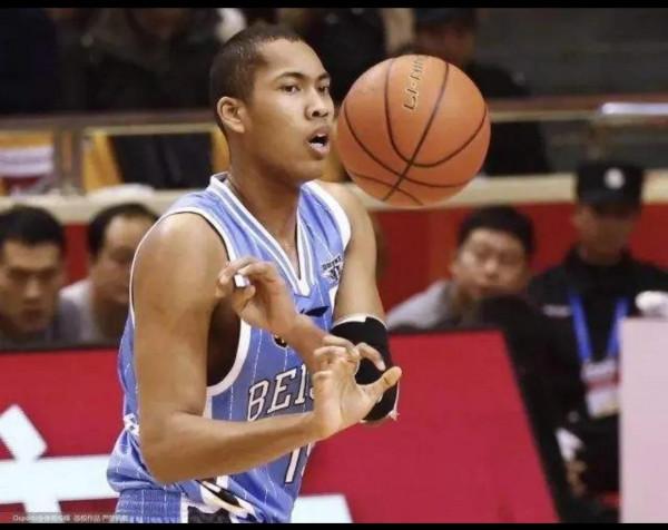 CBA中職籃屬於北京首鋼俱樂部的&quot&semi;勇猛強悍&quot&semi;四員大將