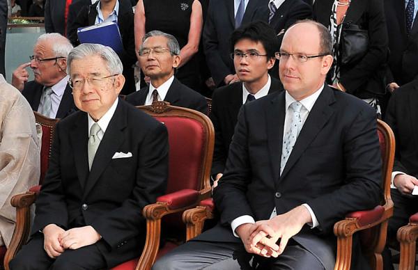 日本明仁天皇最大的幸運是他有一位甘當“純臣”的弟弟