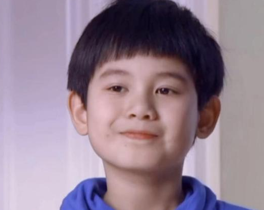 這7位童星五官等比例放大,有人一直好看,有人卻醜了 這7位童星五官等比例放大,有人一直好看,有人卻醜了