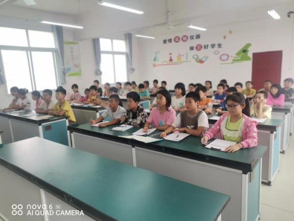 五星二小舉行學校食堂管理座談會 五星二小舉行學校食堂管理座談會