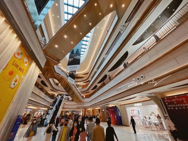 上海浦東的“新晉”網紅商場,人氣很旺,卻被抱怨不如北京和成都 上海浦東的“新晉”網紅商場,人氣很旺,卻被抱怨不如北京和成都