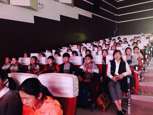 家長靈魂之問：“學校為了賺錢簡直絞盡腦汁”學校真就如此不堪？