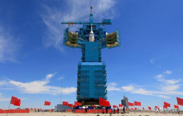 中國火箭發射塔,尺寸比美俄龐大不少就是落後?真相到底是什麼? 中國火箭發射塔,尺寸比美俄龐大不少就是落後?真相到底是什麼?