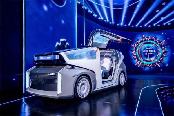 10年內基本解決擁堵，2023年量產汽車機器人，李彥宏談智慧交通