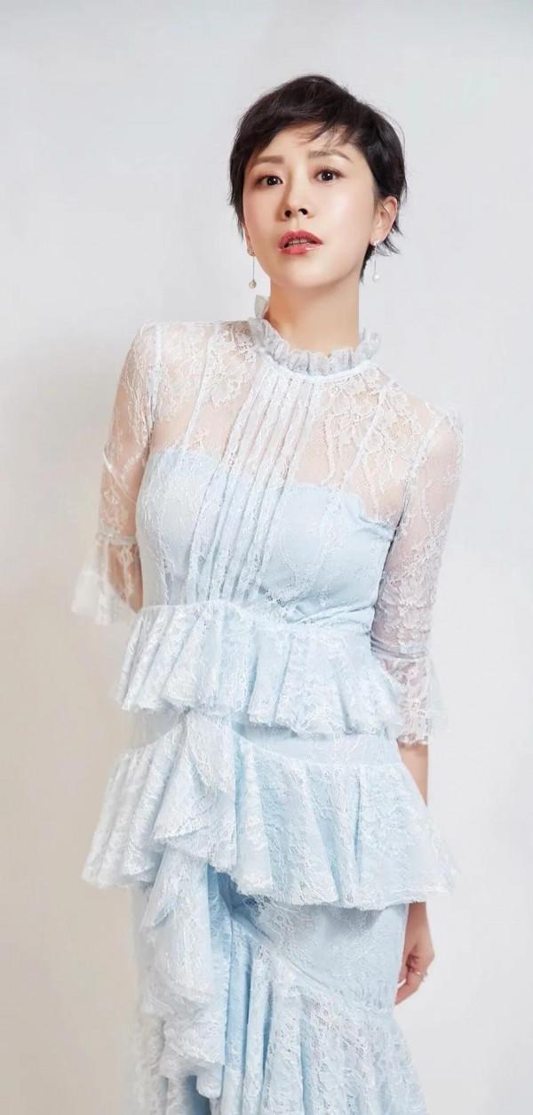 有喜歡海清的嗎?瀟灑的短髮造型和馬伊琍有得一拼 有喜歡海清的嗎?瀟灑的短髮造型和馬伊琍有得一拼