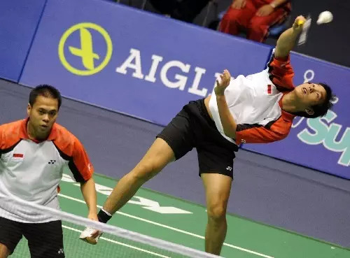 後場對角線高球：出其不意打亂對手節奏與步伐，讓你從被動中解脫