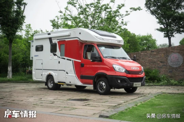 新款依途房車,有航空鋁車身和2張2米大床,四口之家玩安心又舒服 新款依途房車,有航空鋁車身和2張2米大床,四口之家玩安心又舒服