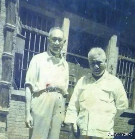 1934年，一“乞丐”硬闖根據地被攔，周總理見後驚呼：怎麼是你？