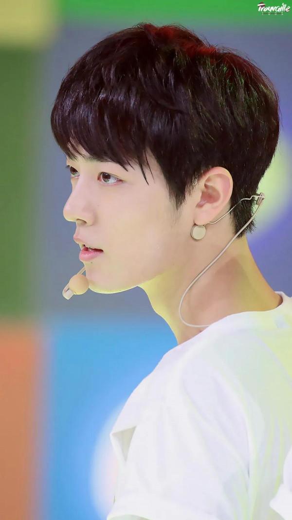 24號斗羅大陸,57號肖戰,現在可以投票了 24號斗羅大陸,57號肖戰,現在可以投票了