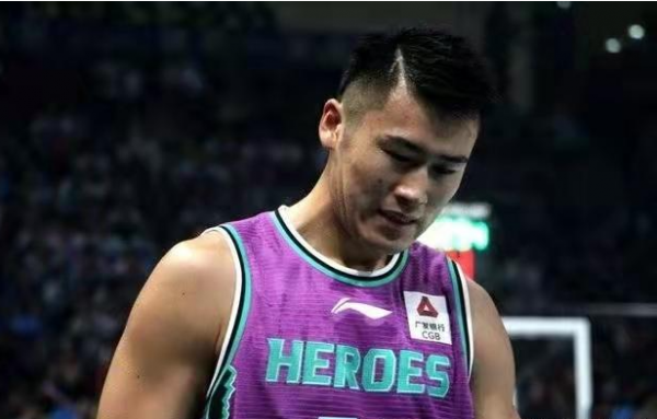 6投0中，4投0中，3投0中，山東隊這三人濫竽充數，場上毫無存在感