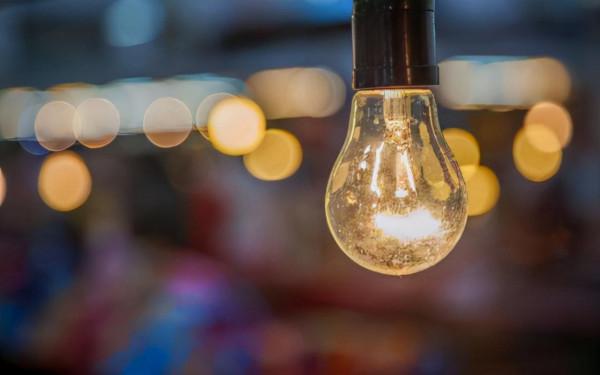 白熾燈，或許該說聲再見了