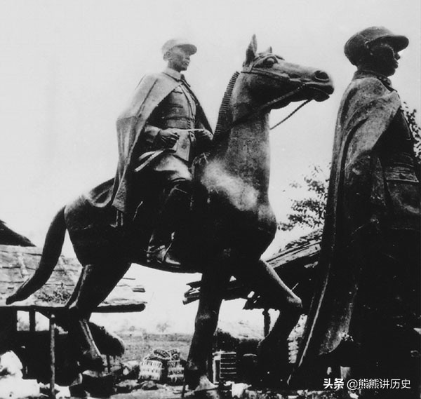 抗戰時期，川軍與西北軍，犧牲級別最高的將領都是誰？