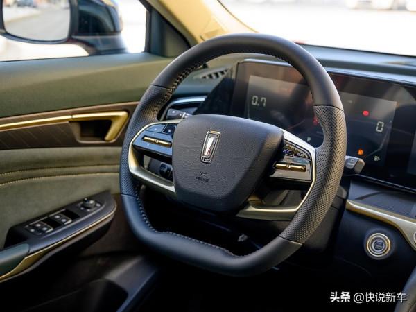 國產緊湊型SUV,百公里油耗6.6升,實拍奔騰T55 國產緊湊型SUV,百公里油耗6.6升,實拍奔騰T55