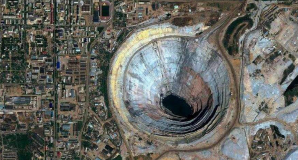 51年後才終於明白：為何當年蘇聯挖穿地球的夢想，無法進行下去？