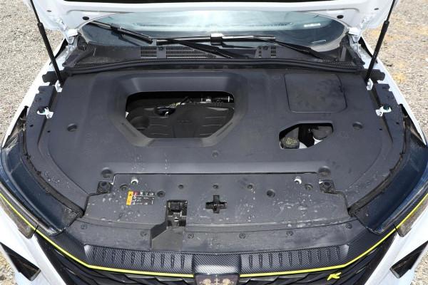 比哈弗H6帥氣，起步181匹馬力，頂配不到14W，實拍榮威RX5 PLUS