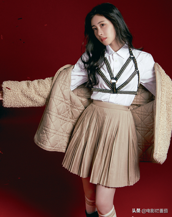 衛視春晚比美：baby離婚後美呆，關曉彤衣品沒得挑，楊冪驚豔全場