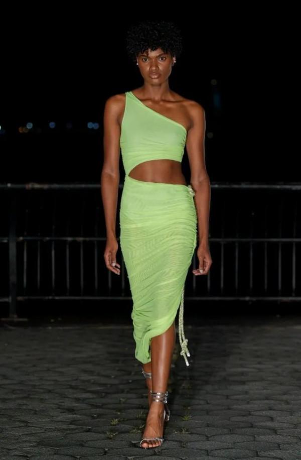 普拉巴.高隆2022春夏高階成衣系列