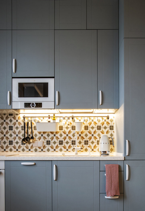 58㎡一室變兩室，廚房做隔斷微型客廳，還有整面牆大衣櫃，超羨慕