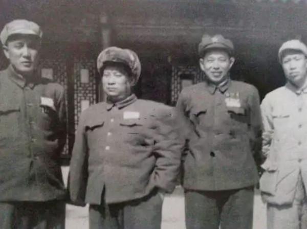 部隊發現賀炳炎的戰馬，賀龍一聽：出動1個師務必找到他