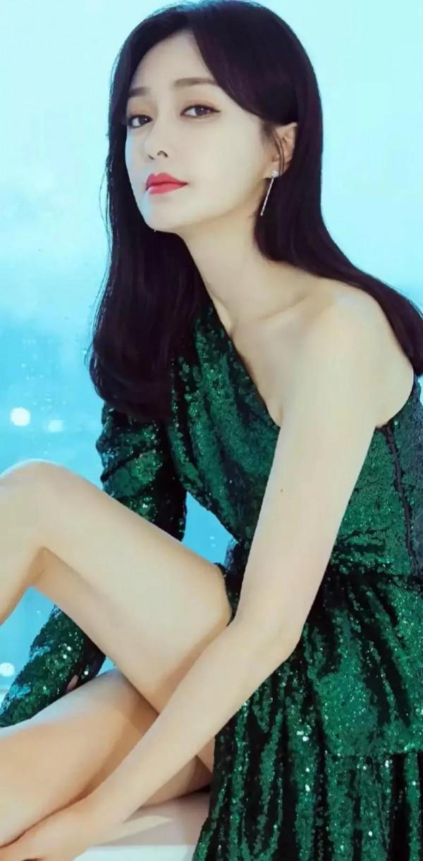 美豔絕倫的秦嵐