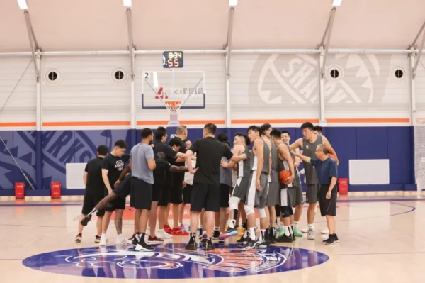 休賽期最瘋狂的球隊！李春江拿到滿級號！不拿冠軍就是失敗？