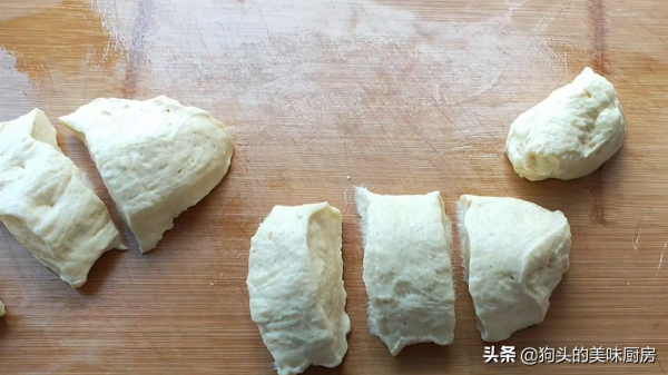 全家都愛吃的麵包,不用揉麵,不用出膜,出爐柔軟又拉絲,太香了 全家都愛吃的麵包,不用揉麵,不用出膜,出爐柔軟又拉絲,太香了