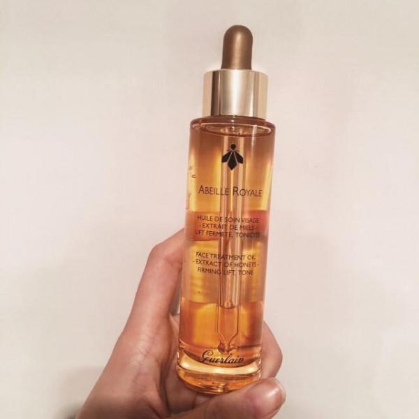 超適合秋冬用的美白補水精華液盤點：祛黃提亮，打造水潤透白肌