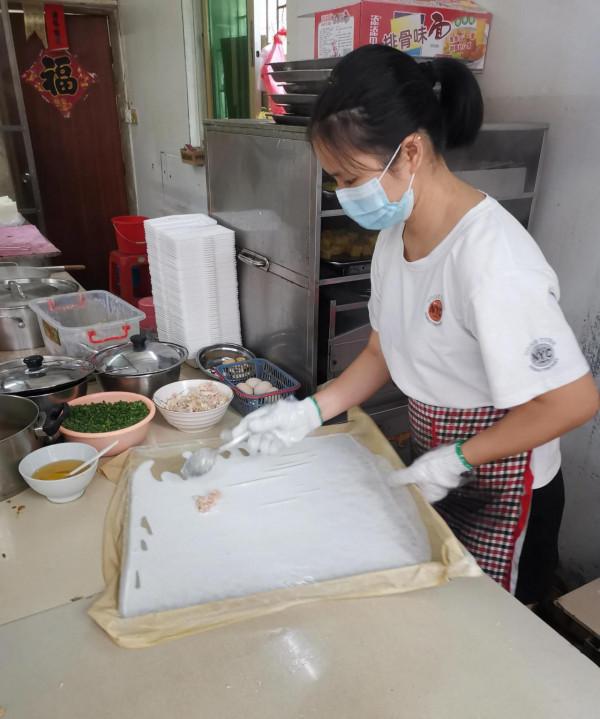 教你做廣東布拉腸(超簡單) 教你做廣東布拉腸(超簡單)